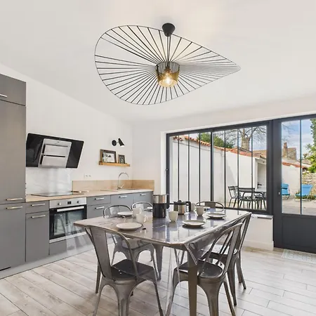 Maison Confort 6 Pers Avec Terrasse Hébergement de vacances Le Bois-Plage-en-Ré