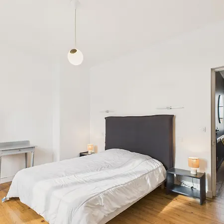 Holiday home Charmante Maison Pour 6, Bois-plage Centre