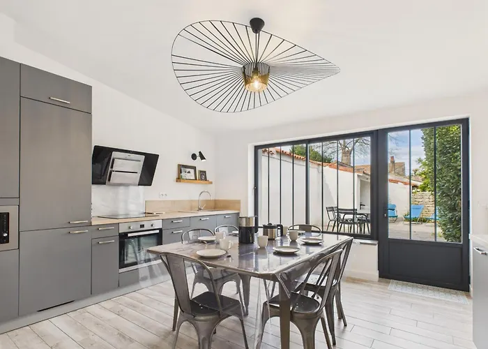 Charmante Maison Pour 6, Bois-plage Centre Hébergement de vacances Le Bois-Plage-en-Ré