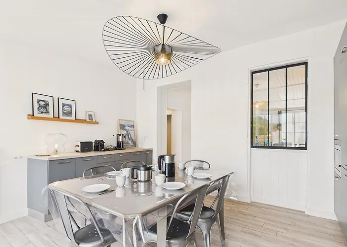 Charmante Maison Pour 6, Bois-plage Centre